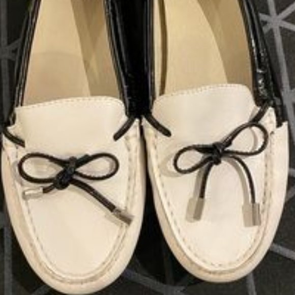 Michael KORS  black / white leather  moccasin - Picture 10 of 13